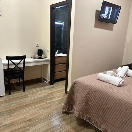 Hostal “ Infantas” Madrid Eksteriør bilde