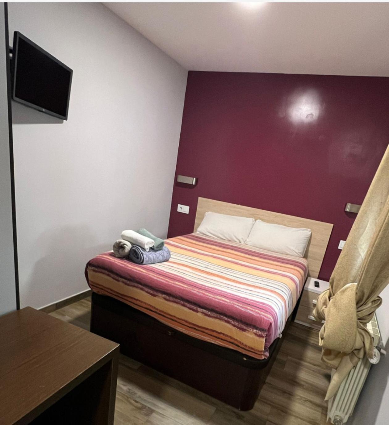 Hostal “ Infantas” Madrid Eksteriør bilde