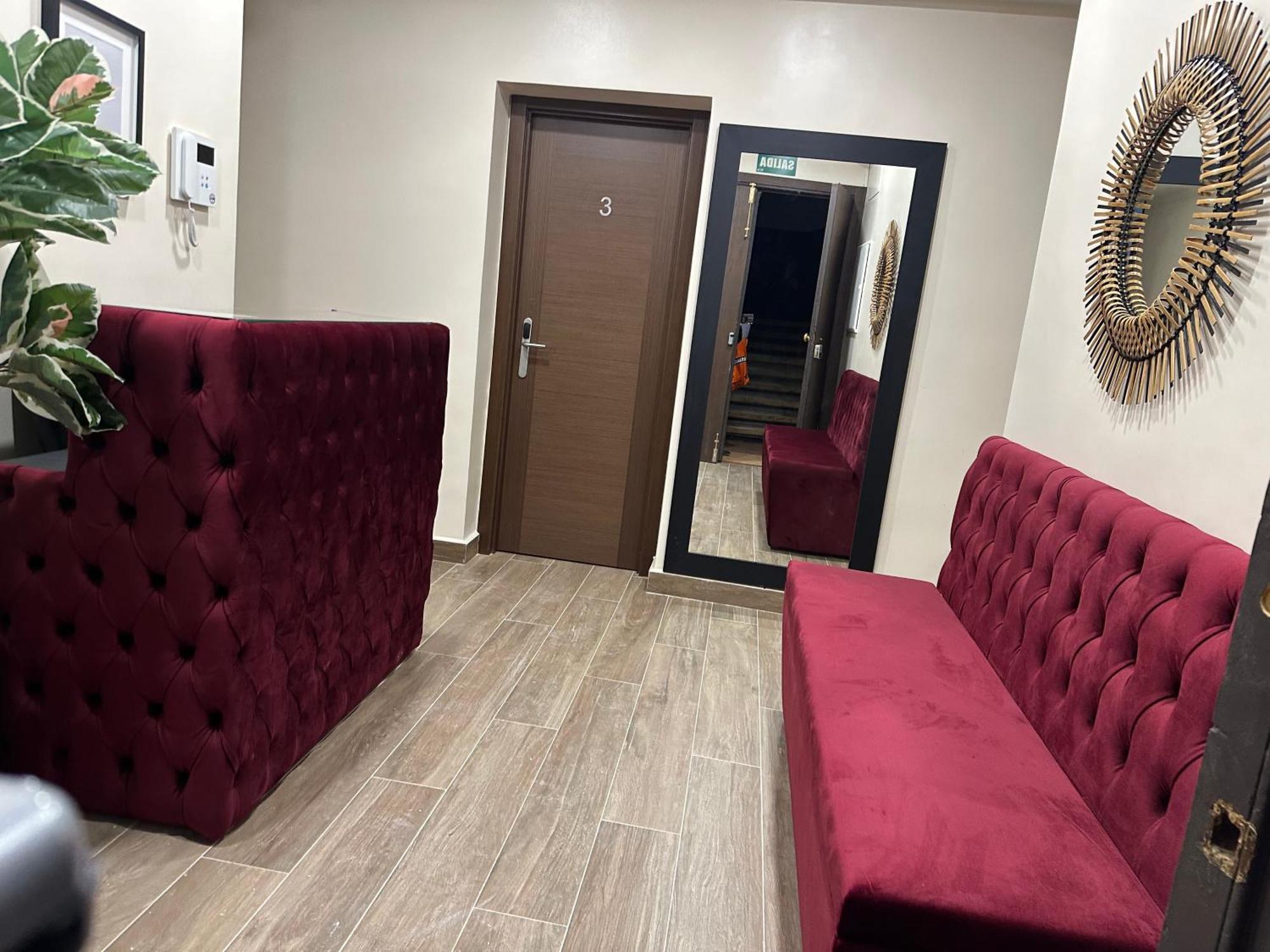 Hostal “ Infantas” Madrid Eksteriør bilde