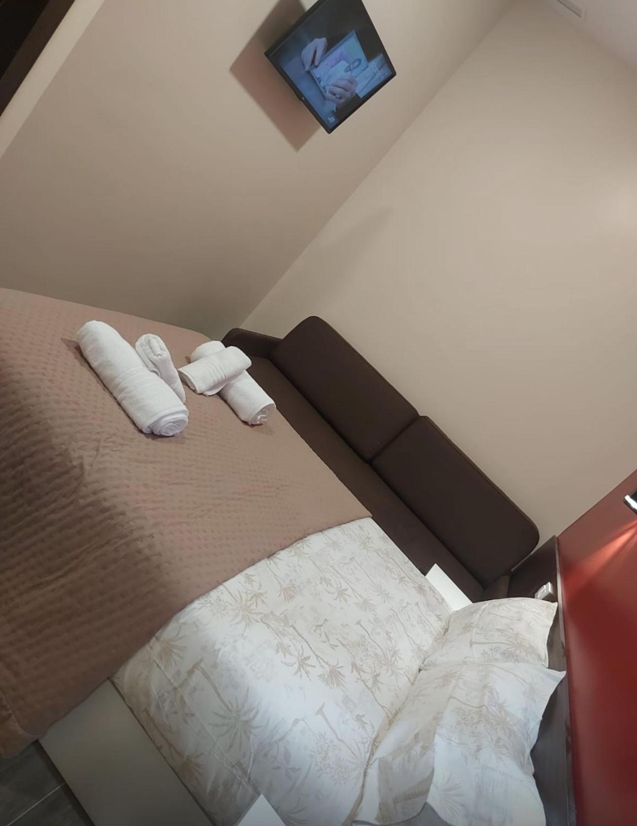 Hostal “ Infantas” Madrid Eksteriør bilde