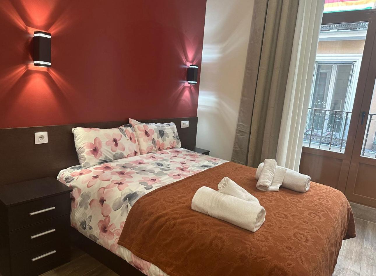 Hostal “ Infantas” Madrid Eksteriør bilde