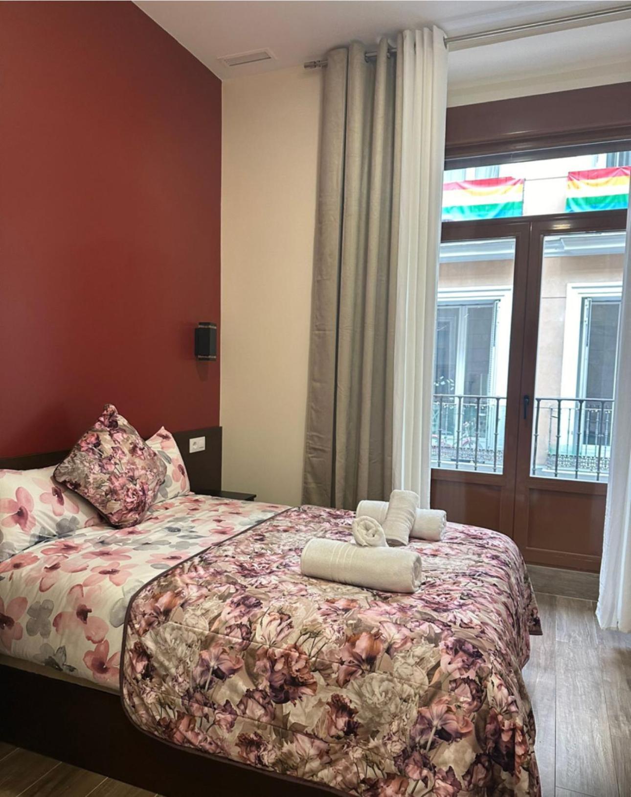 Hostal “ Infantas” Madrid Eksteriør bilde